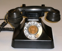 Image of a GPO 200 series Bakelite telephone