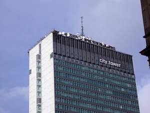 A picture showing the array of microwave antennas on to of City Tower